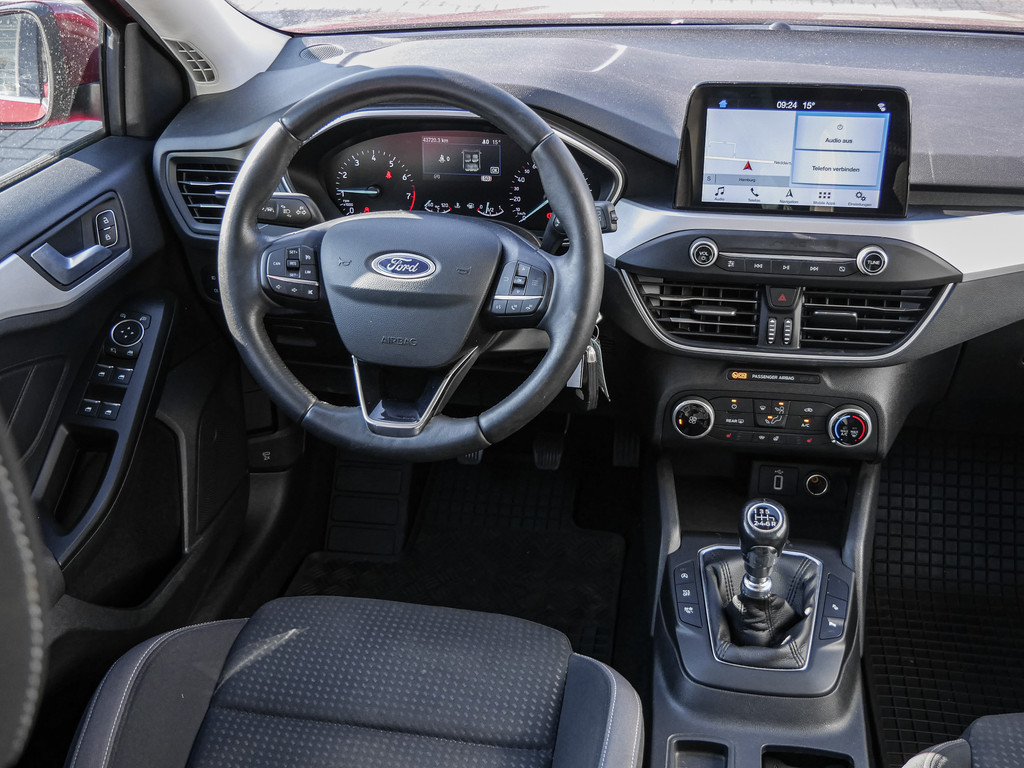 Fahrzeugansicht FORD Focus Turnier 1.0 EcoBoost - Bild 6
