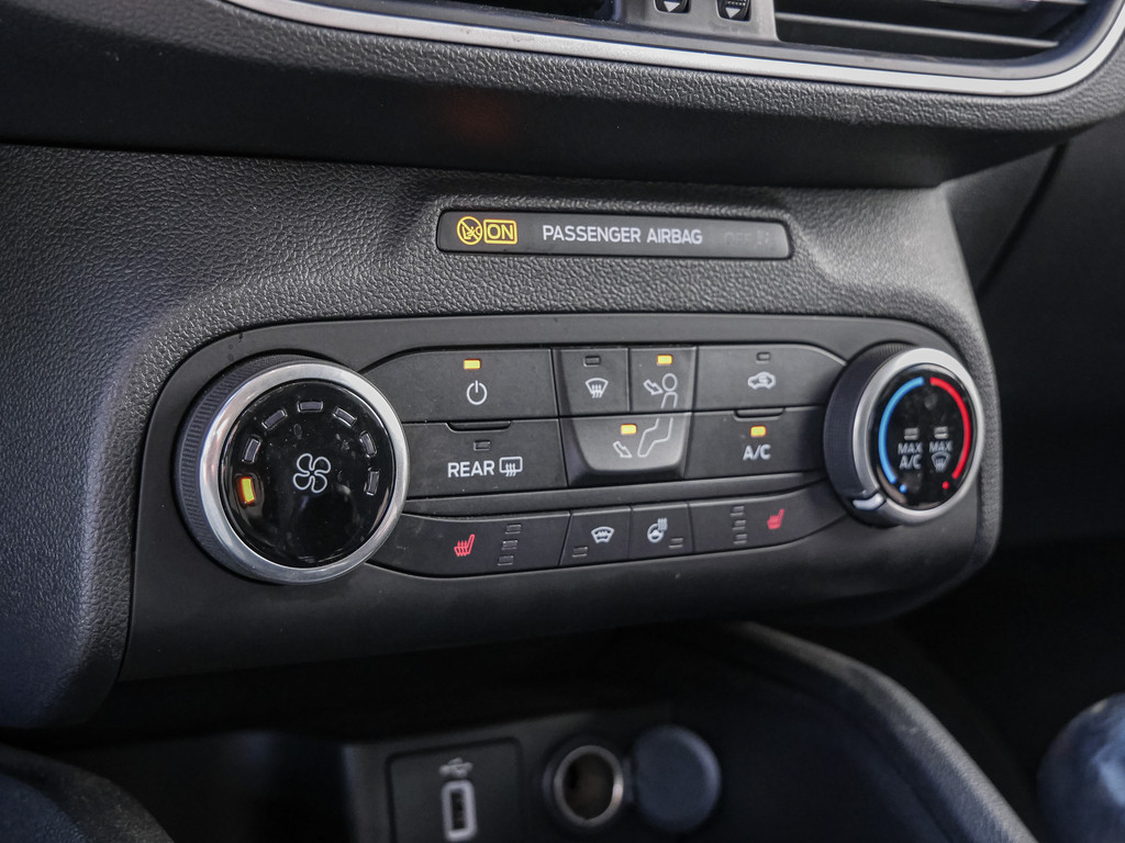 Fahrzeugansicht FORD Focus Turnier 1.0 EcoBoost - Bild 17