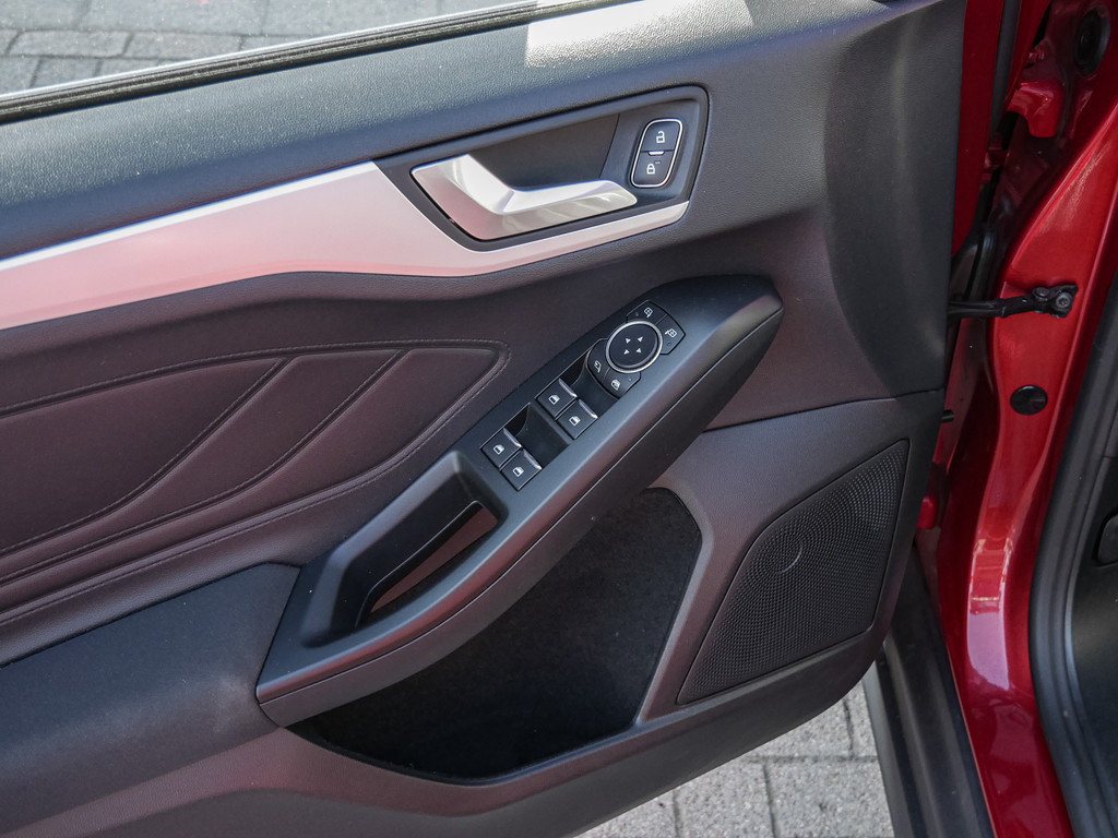 Fahrzeugansicht FORD Focus Turnier 1.0 EcoBoost - Bild 32