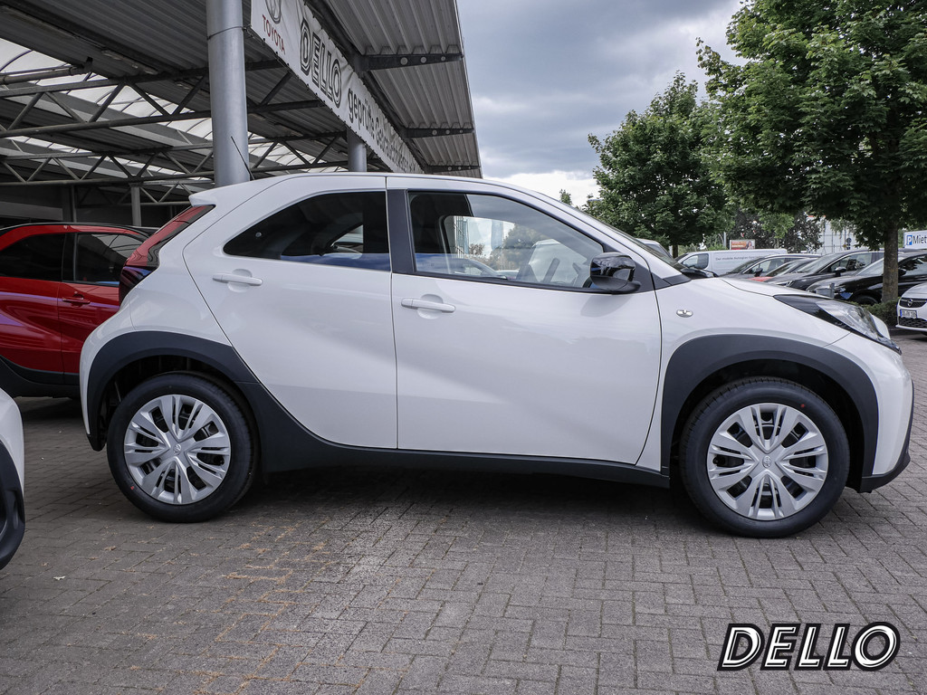 Fahrzeugansicht TOYOTA Aygo X 1.0 Play - Bild 30