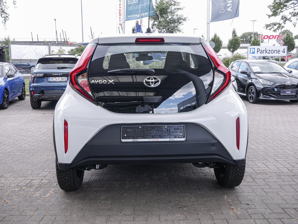 Fahrzeugansicht TOYOTA Aygo X 1.0 Play - Bild 34
