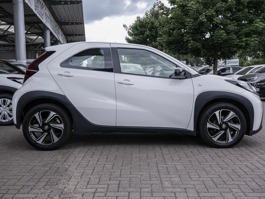 Fahrzeugansicht TOYOTA Aygo X 1.0 Play - Bild 33