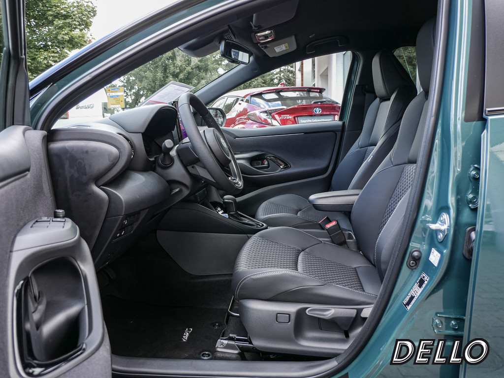 Fahrzeugansicht TOYOTA Yaris 1.5 Hybrid Style Plus - Bild 4