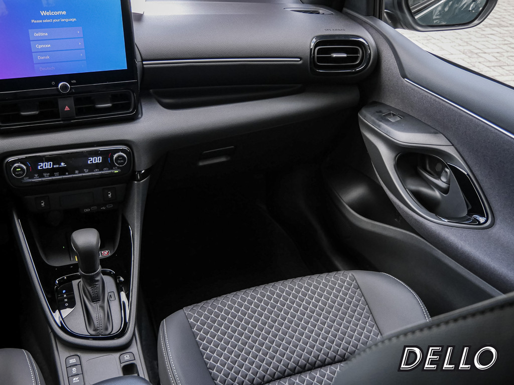 Fahrzeugansicht TOYOTA Yaris 1.5 Hybrid Style Plus - Bild 9