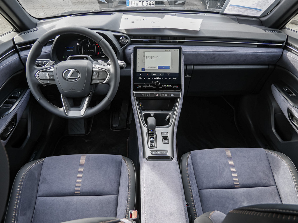 Fahrzeugansicht LEXUS LBX Cool - Bild 5