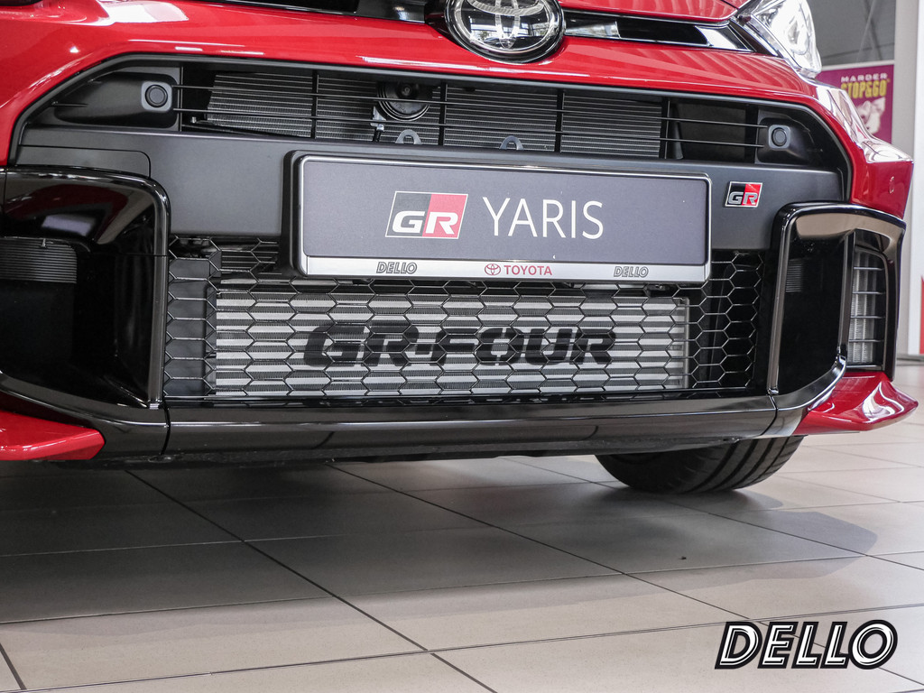 Fahrzeugansicht TOYOTA Yaris 1.6 GR - Bild 34