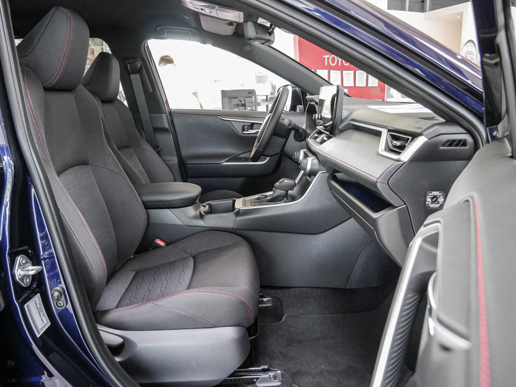 Fahrzeugansicht TOYOTA RAV4 2.5 Plug-in Hybrid 4x4 Teamplayer - Bild 3