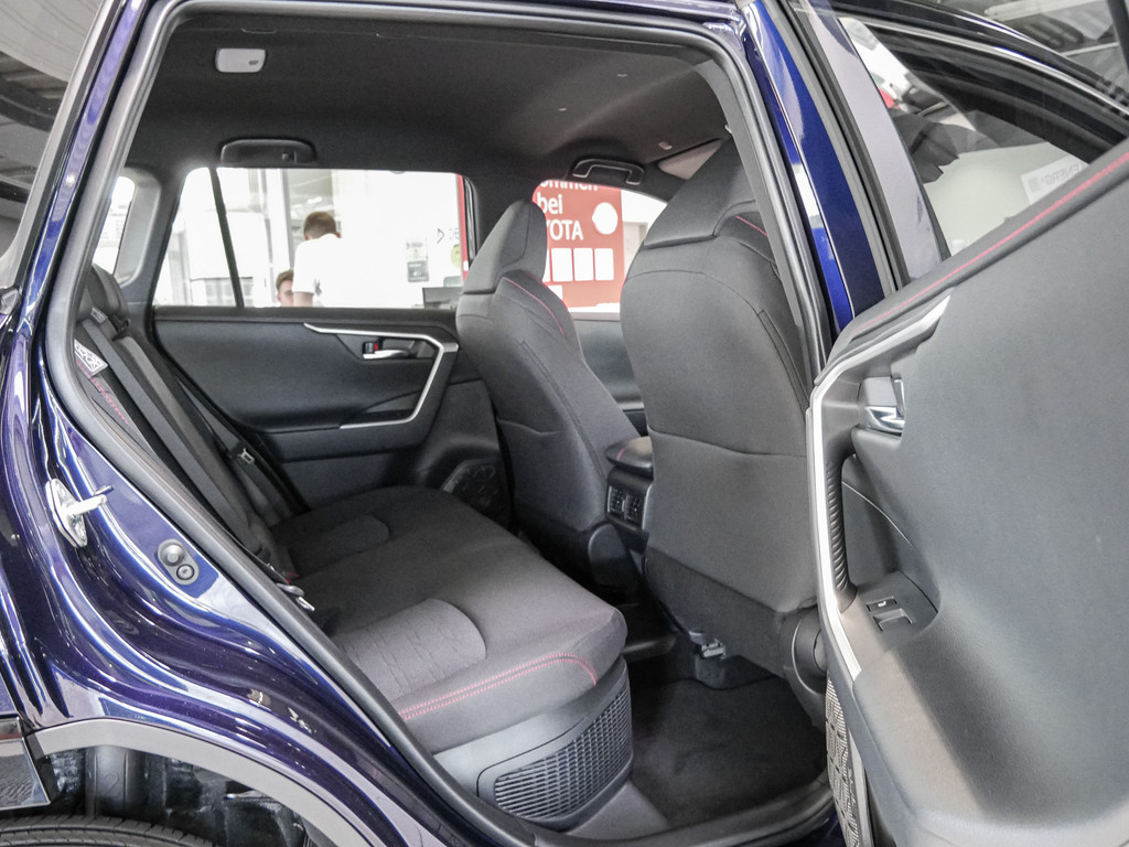 Fahrzeugansicht TOYOTA RAV4 2.5 Plug-in Hybrid 4x4 Teamplayer - Bild 4