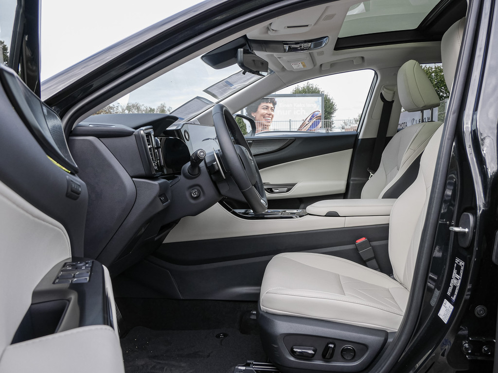 Fahrzeugansicht LEXUS NX 350h Luxury AWD - Bild 8