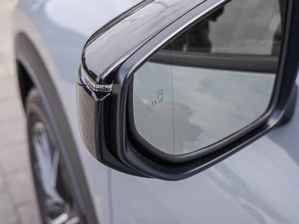 Fahrzeugansicht LEXUS LBX Emotion - Bild 3