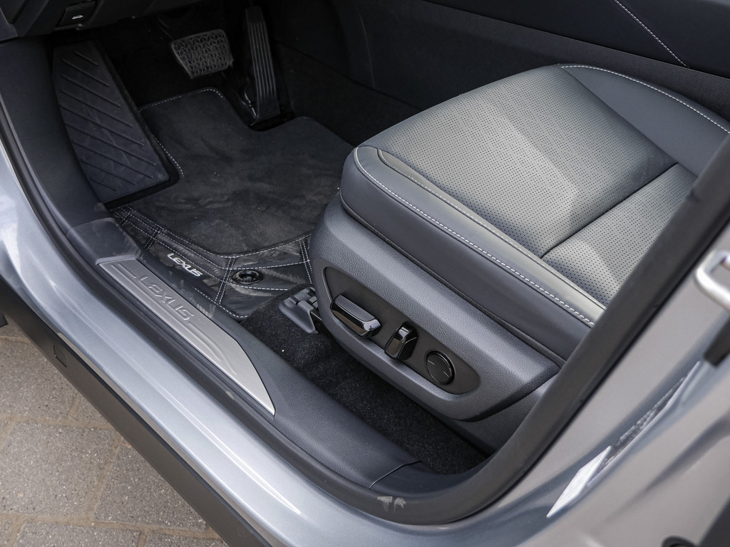 Fahrzeugansicht LEXUS RX 450h + F Sport Design - Bild 30