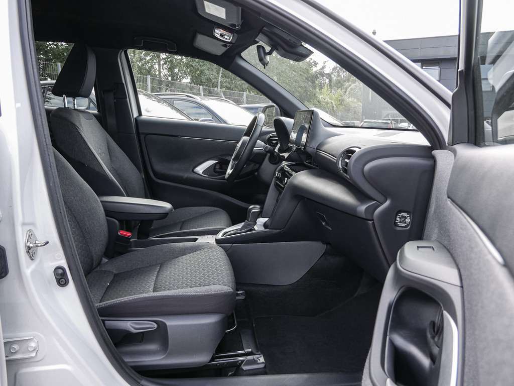 Fahrzeugansicht TOYOTA Yaris Cross 1.5 Hybrid FWD Team Deutschland - Bild 5