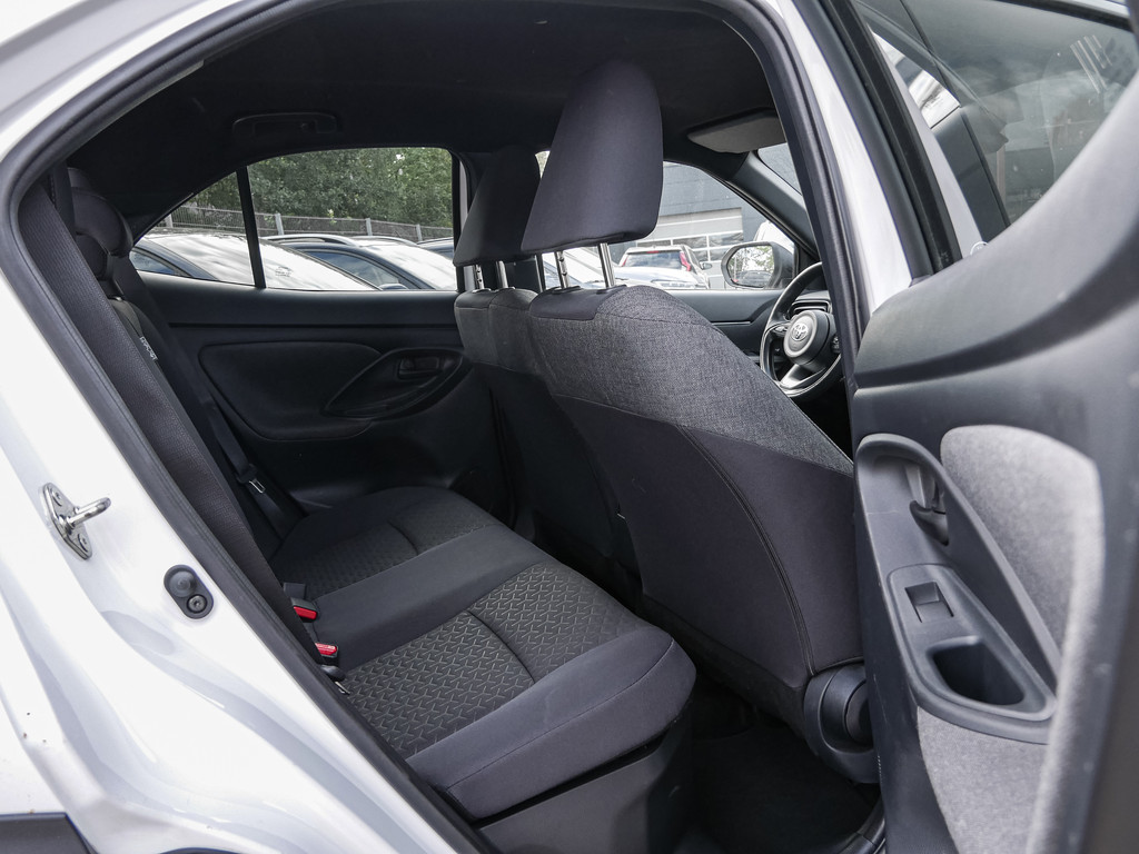 Fahrzeugansicht TOYOTA Yaris Cross 1.5 Hybrid FWD Team Deutschland - Bild 6