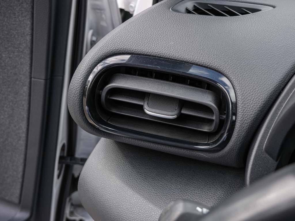 Fahrzeugansicht TOYOTA Yaris Cross 1.5 Hybrid FWD Team Deutschland - Bild 30