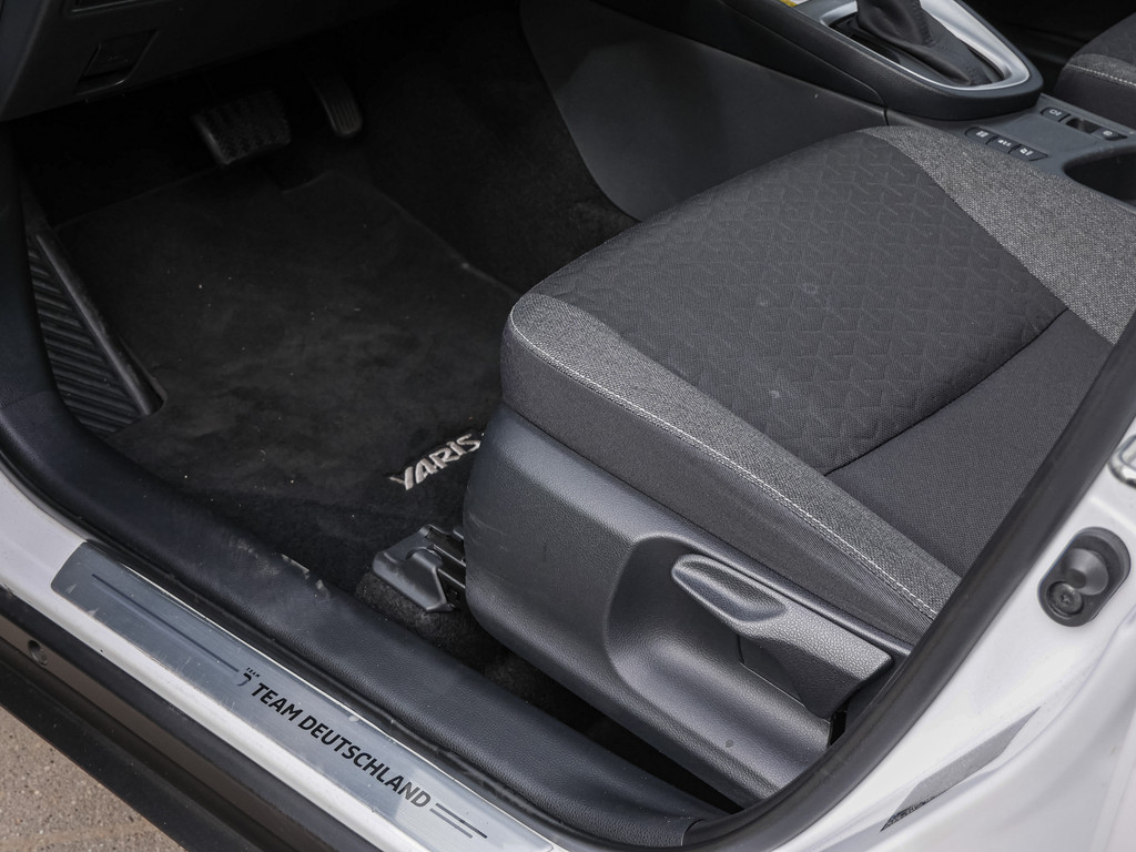 Fahrzeugansicht TOYOTA Yaris Cross 1.5 Hybrid FWD Team Deutschland - Bild 33