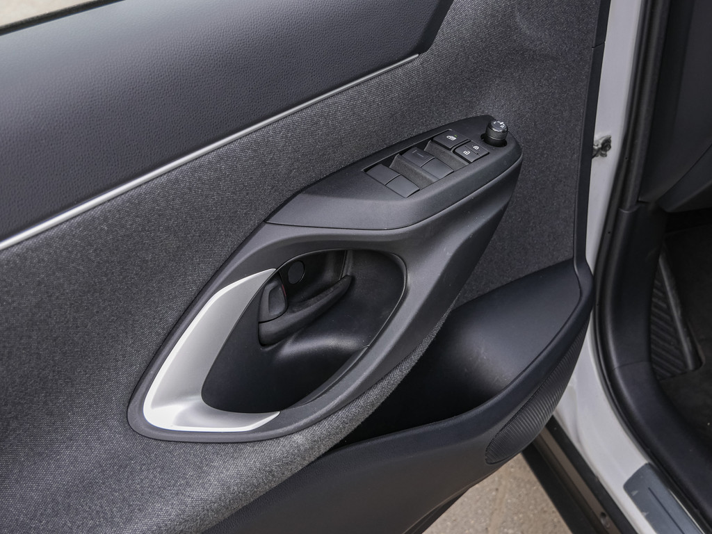 Fahrzeugansicht TOYOTA Yaris Cross 1.5 Hybrid FWD Team Deutschland - Bild 35