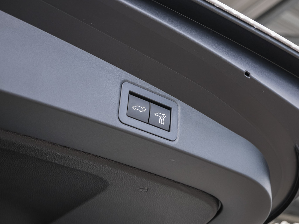 Fahrzeugansicht TOYOTA Corolla Touring Sports 2.0 Hybrid Teamplayer - Bild 10