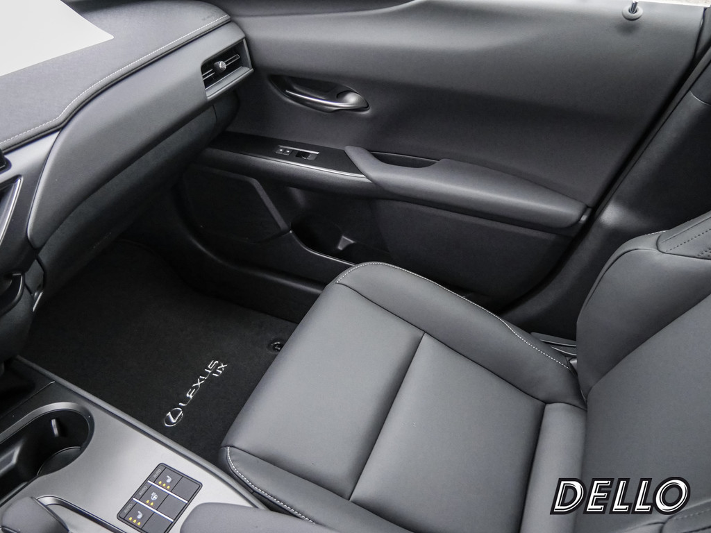 Fahrzeugansicht LEXUS UX 2.0 300 h - Bild 21