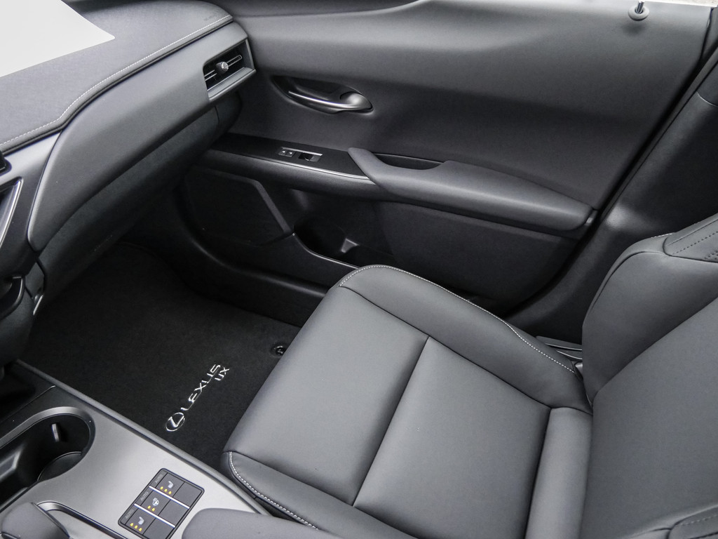 Fahrzeugansicht LEXUS UX 300 h F Sport Design - Bild 21