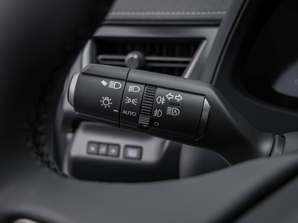 Fahrzeugansicht LEXUS UX 300 h F Sport Design - Bild 28