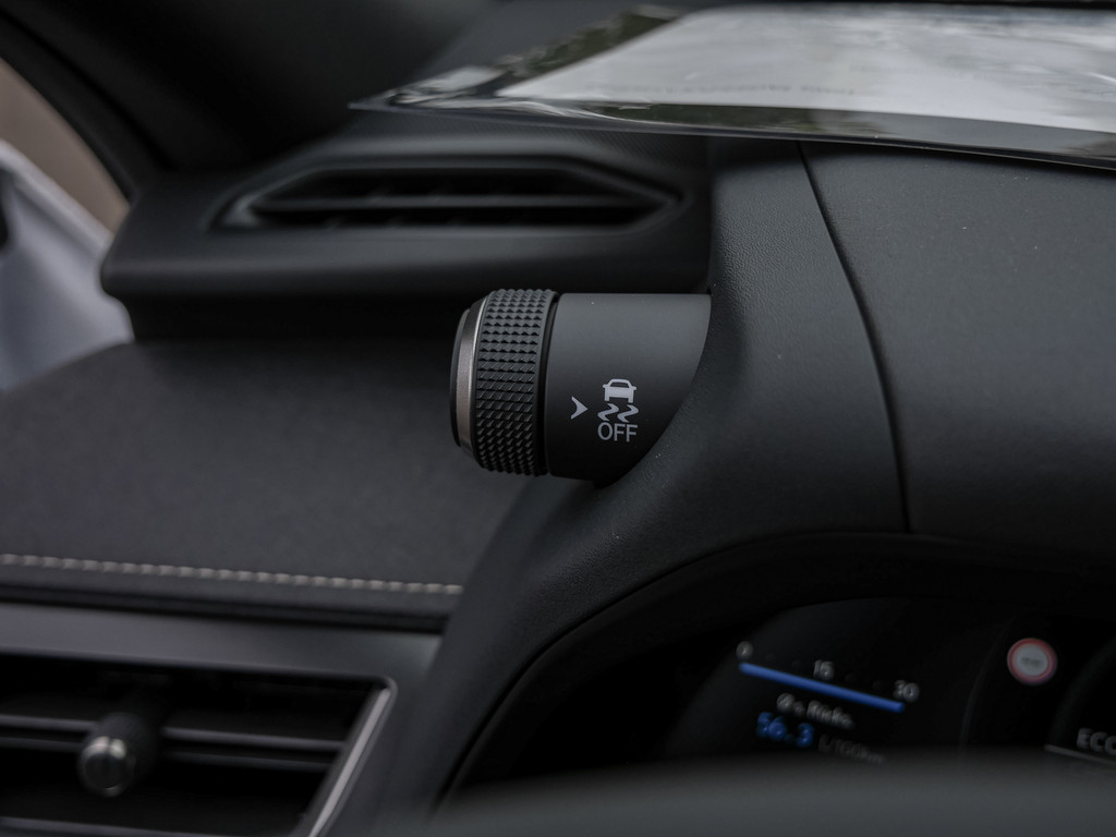 Fahrzeugansicht LEXUS UX 300 h F Sport Design - Bild 25