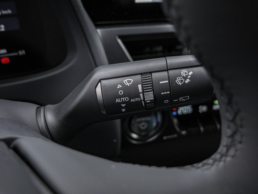 Fahrzeugansicht LEXUS UX 300 h F Sport Design - Bild 27