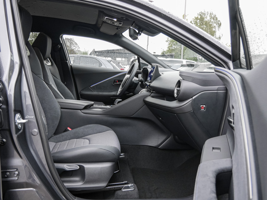 Fahrzeugansicht TOYOTA C-HR 2.0 Plug-In Hybrid FWD Lounge - Bild 5