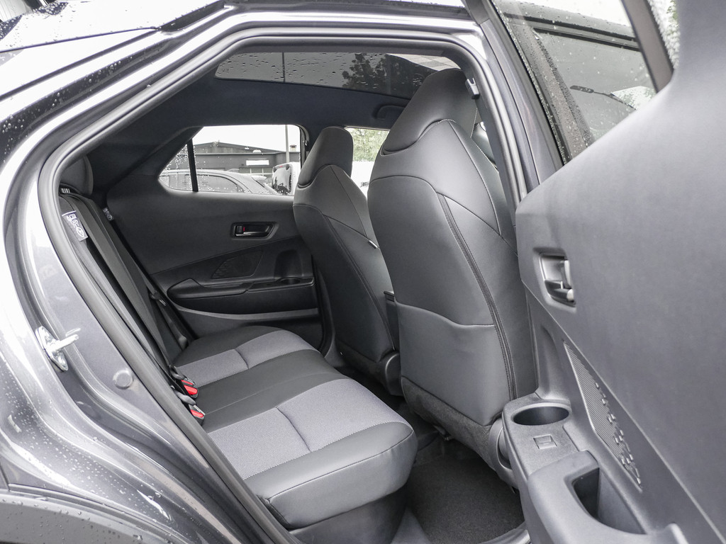 Fahrzeugansicht TOYOTA C-HR 2.0 Plug-In Hybrid FWD Lounge - Bild 6