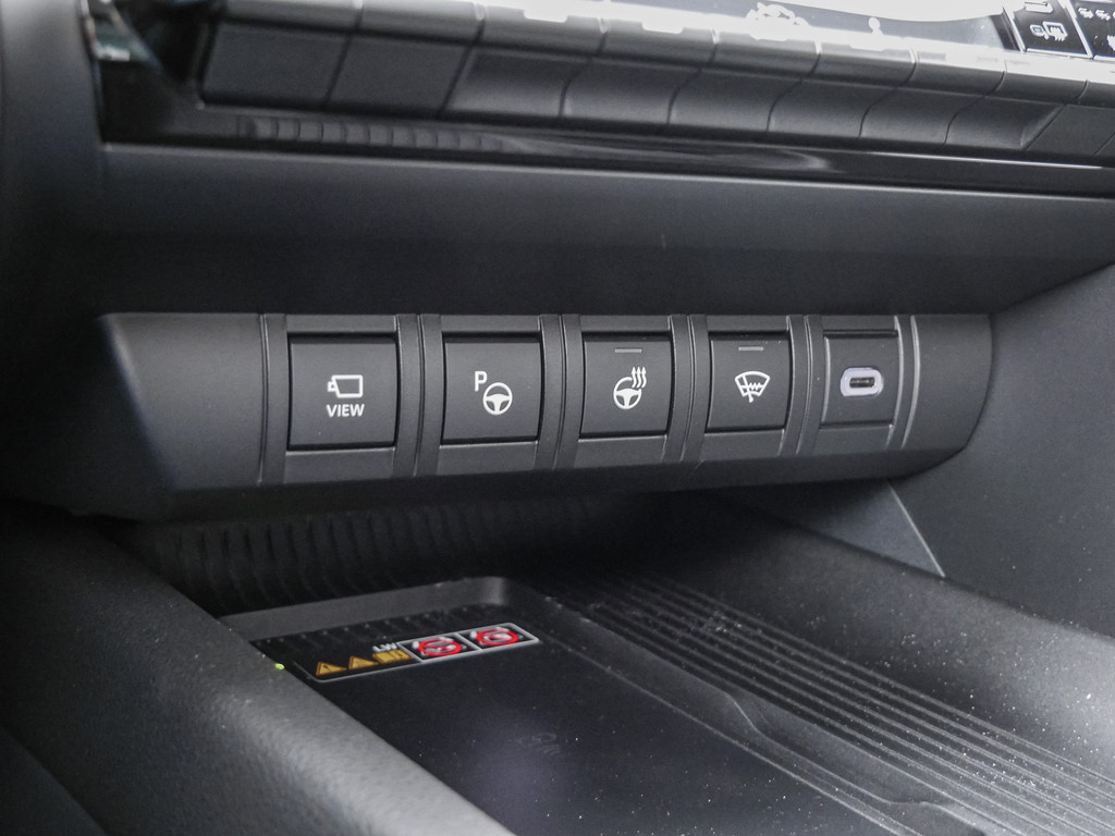 Fahrzeugansicht TOYOTA C-HR 2.0 Plug-In Hybrid FWD Lounge - Bild 20