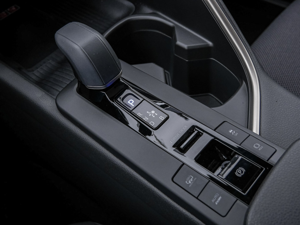 Fahrzeugansicht TOYOTA C-HR 2.0 Plug-In Hybrid FWD Lounge - Bild 22