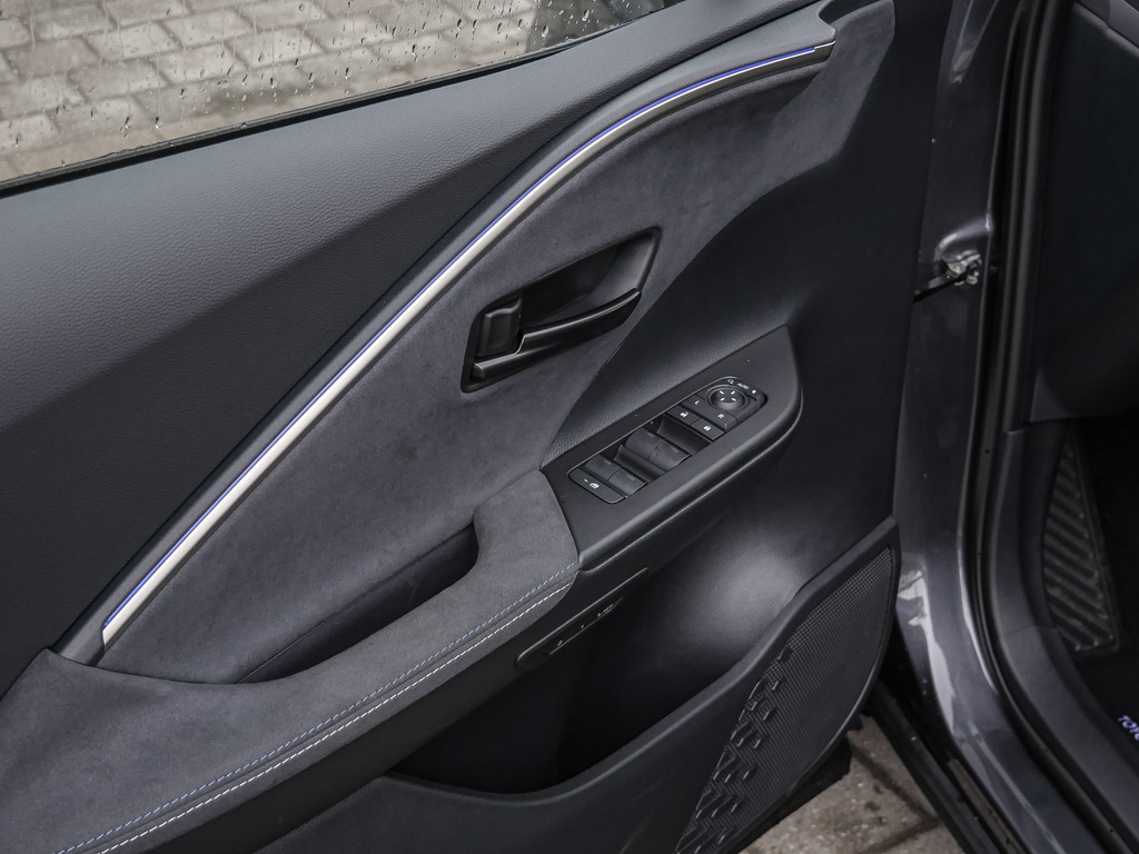Fahrzeugansicht TOYOTA C-HR 2.0 Plug-In Hybrid FWD Lounge - Bild 29