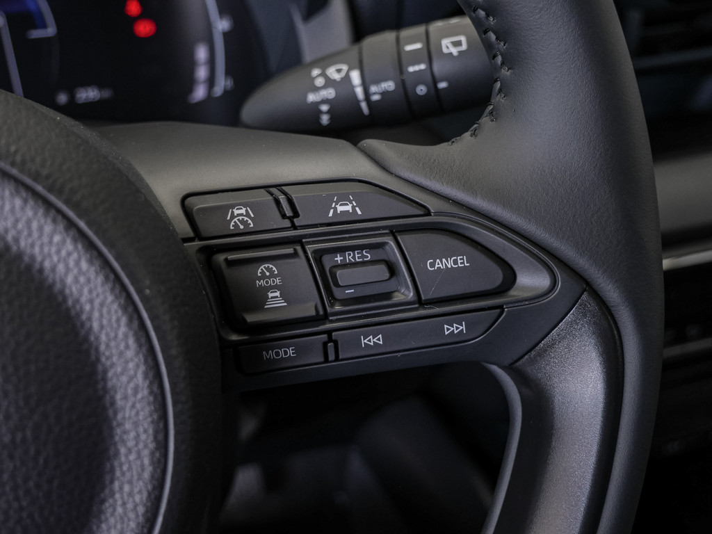 Fahrzeugansicht TOYOTA Yaris 1.5 Hybrid Teamplayer - Bild 30