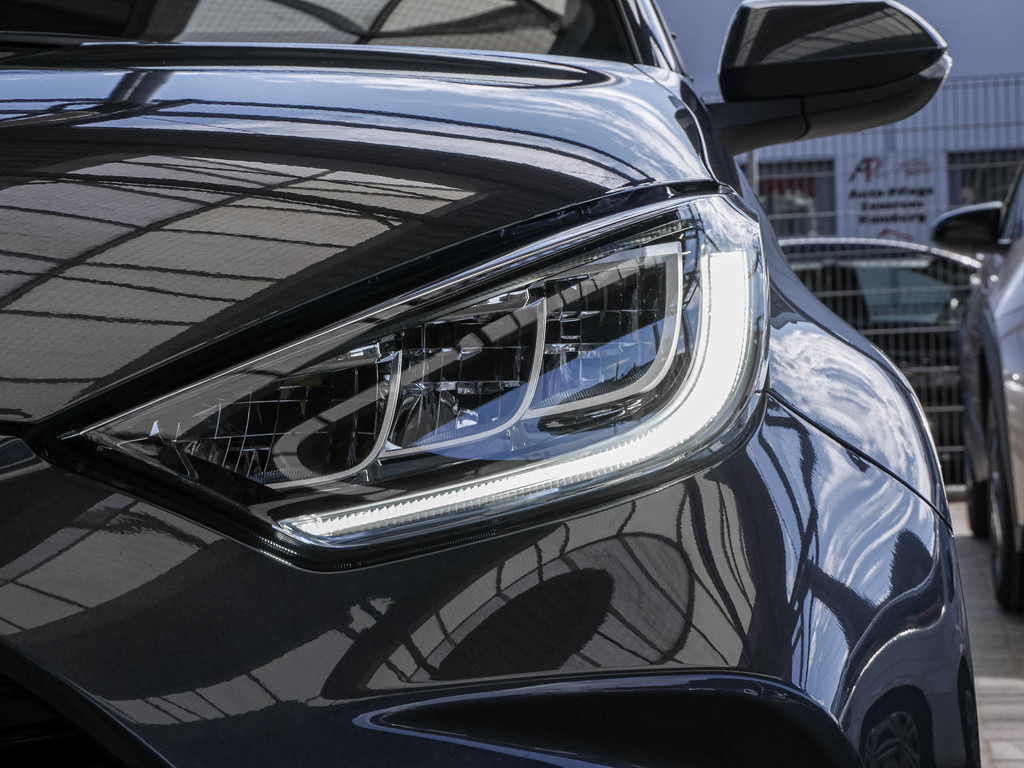 Fahrzeugansicht TOYOTA Yaris 1.5 Hybrid Teamplayer - Bild 43