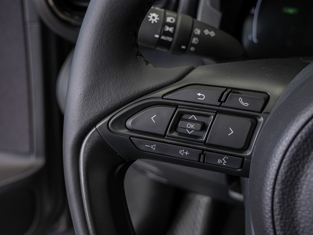 Fahrzeugansicht TOYOTA Yaris 1.5 Hybrid Teamplayer - Bild 31