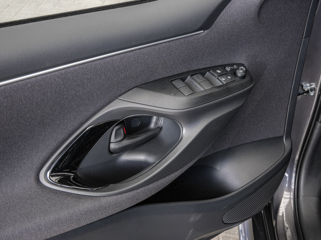 Fahrzeugansicht TOYOTA Yaris 1.5 Hybrid Teamplayer - Bild 37