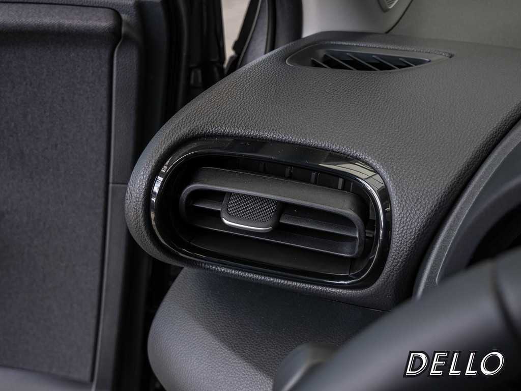 Fahrzeugansicht TOYOTA Yaris 1.5 Hybrid Teamplayer - Bild 32