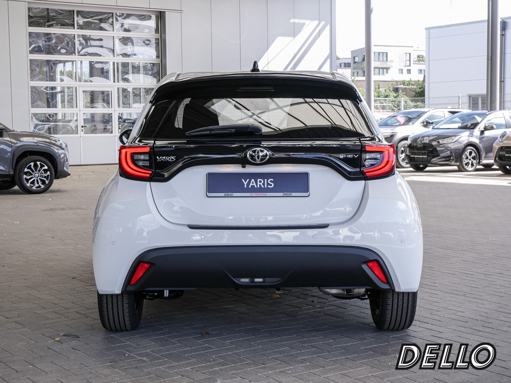 Fahrzeugansicht TOYOTA Yaris 1.5 Hybrid Teamplayer - Bild 41