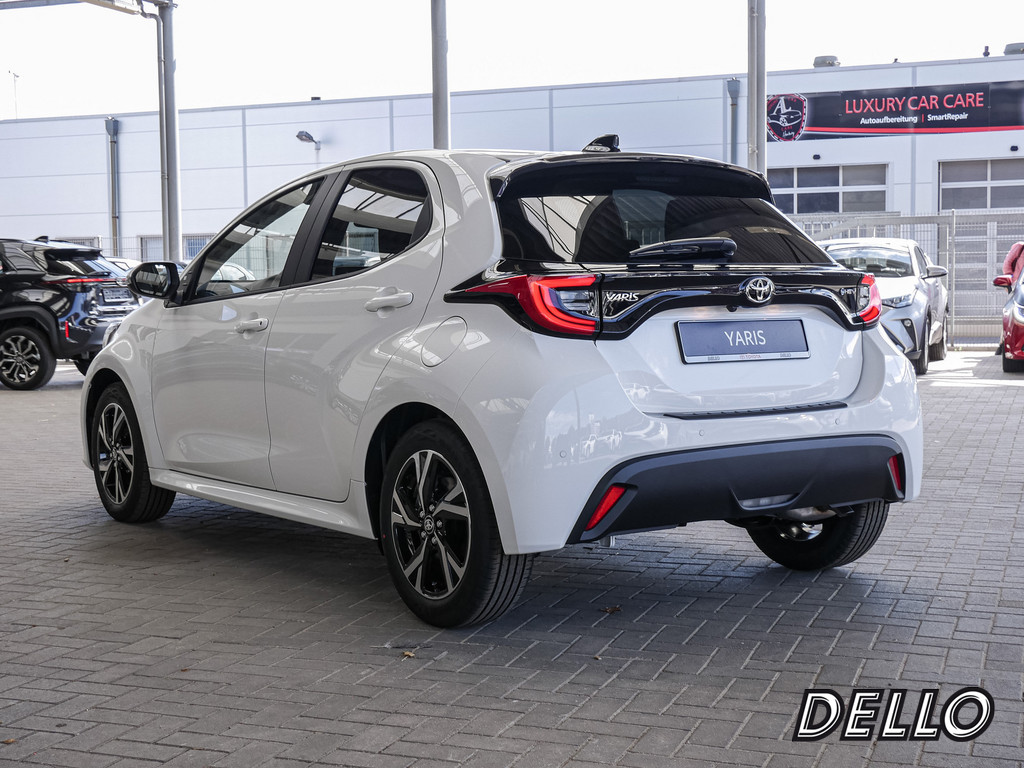 Fahrzeugansicht TOYOTA Yaris 1.5 Hybrid Teamplayer - Bild 42