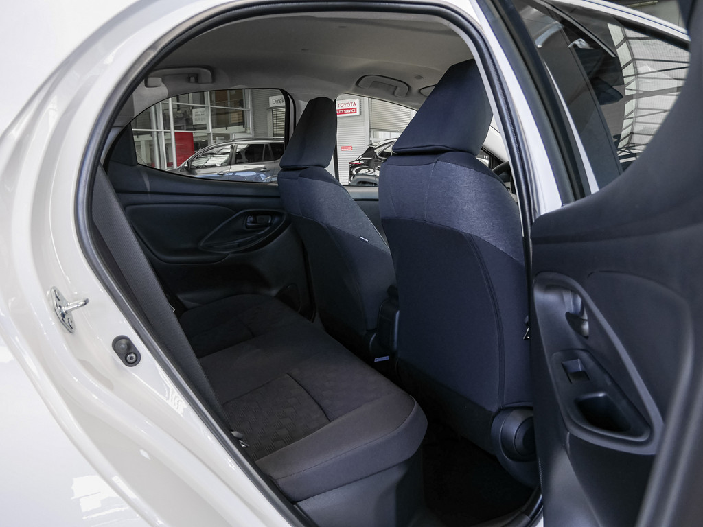 Fahrzeugansicht TOYOTA Yaris 1.5 Hybrid Teamplayer - Bild 7