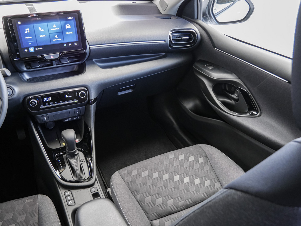 Fahrzeugansicht TOYOTA Yaris 1.5 Hybrid Teamplayer - Bild 11