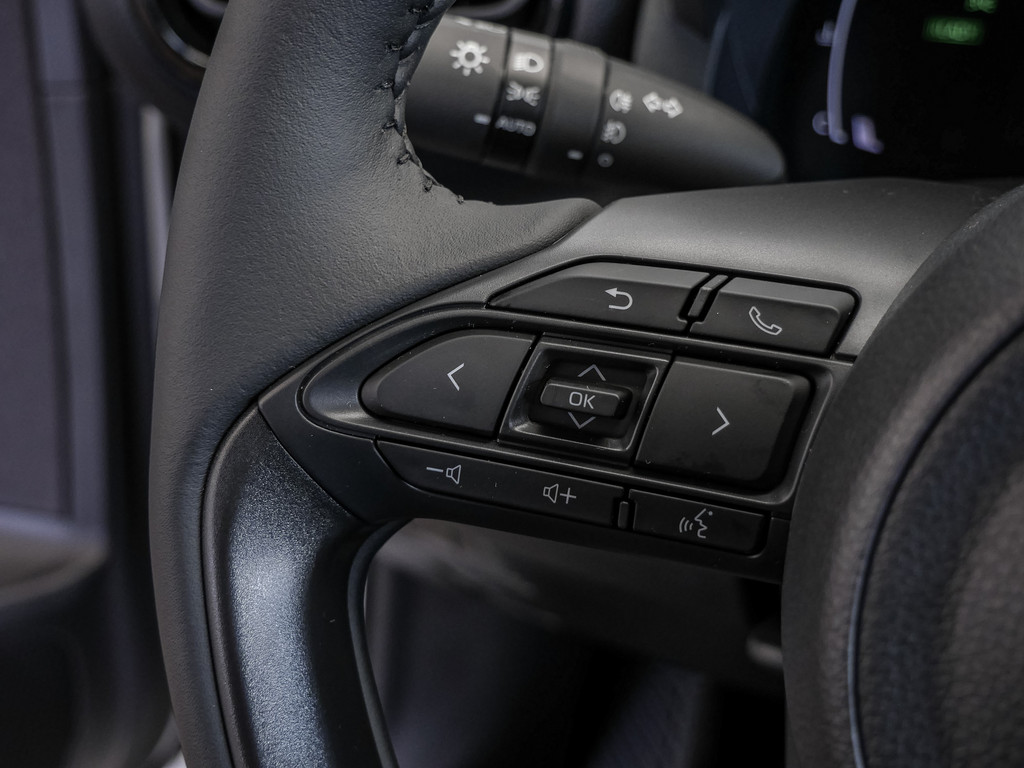 Fahrzeugansicht TOYOTA Yaris 1.5 Hybrid Teamplayer - Bild 31