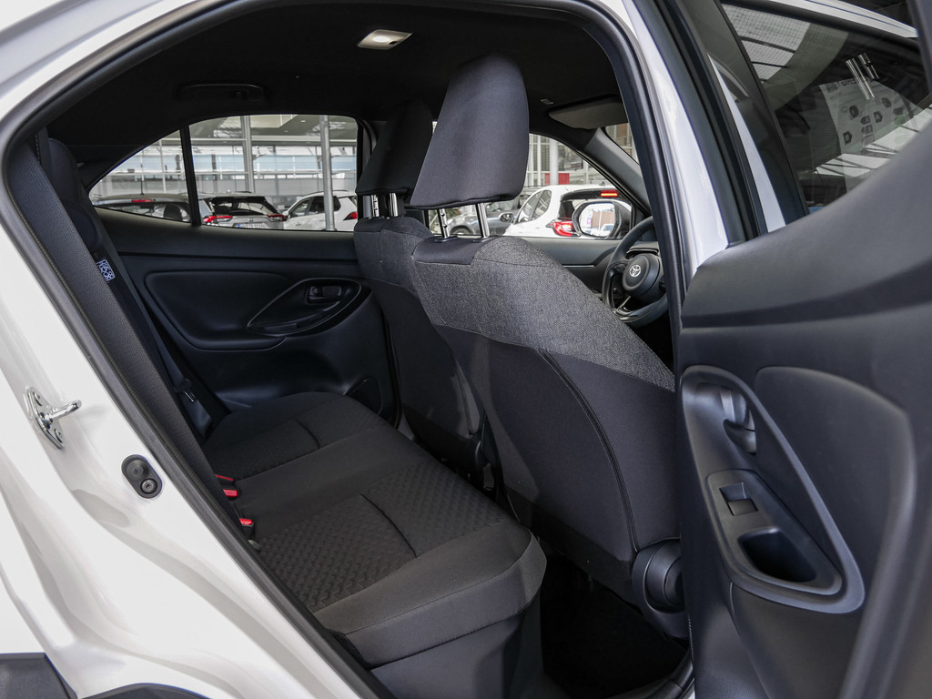 Fahrzeugansicht TOYOTA Yaris Cross Hybrid Teamplayer - Bild 7