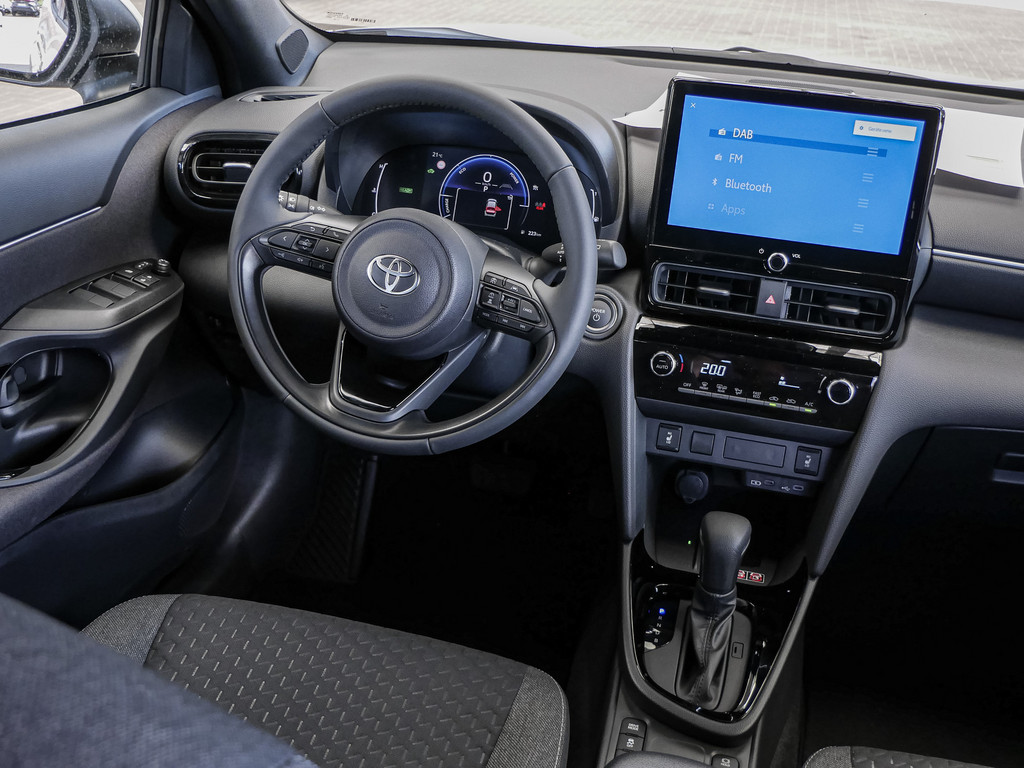 Fahrzeugansicht TOYOTA Yaris Cross Hybrid Teamplayer - Bild 9