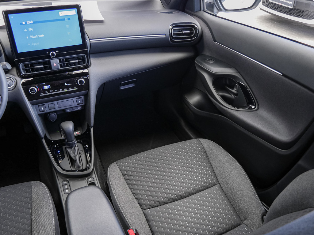 Fahrzeugansicht TOYOTA Yaris Cross Hybrid Teamplayer - Bild 10