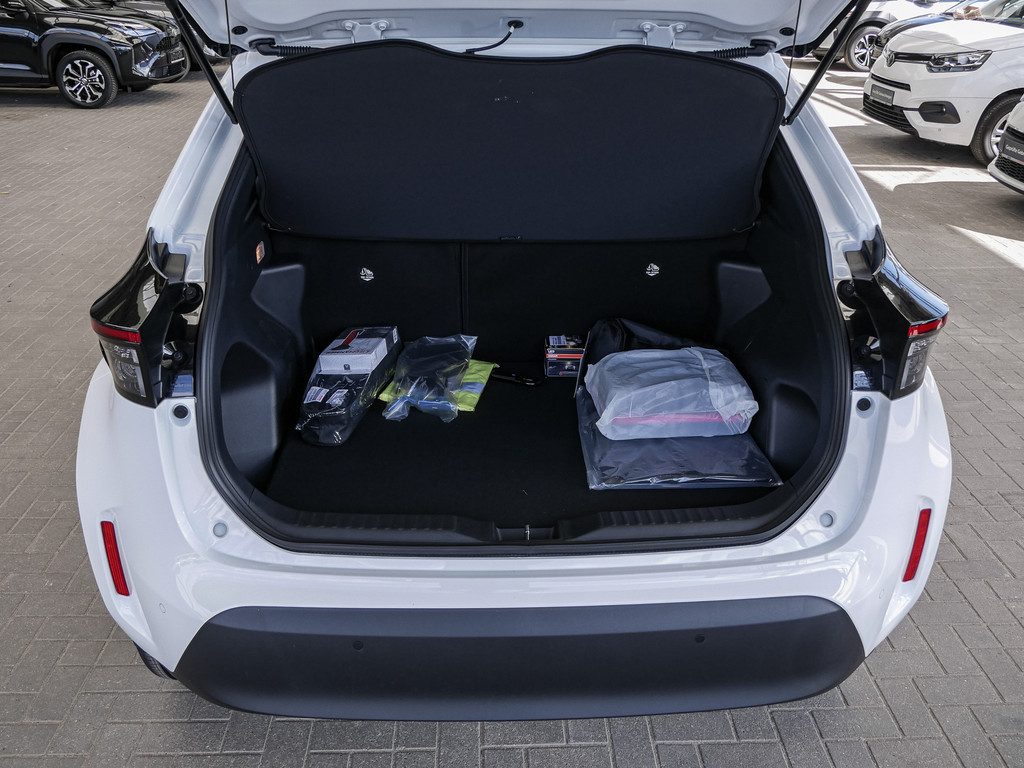 Fahrzeugansicht TOYOTA Yaris Cross Hybrid Teamplayer - Bild 13