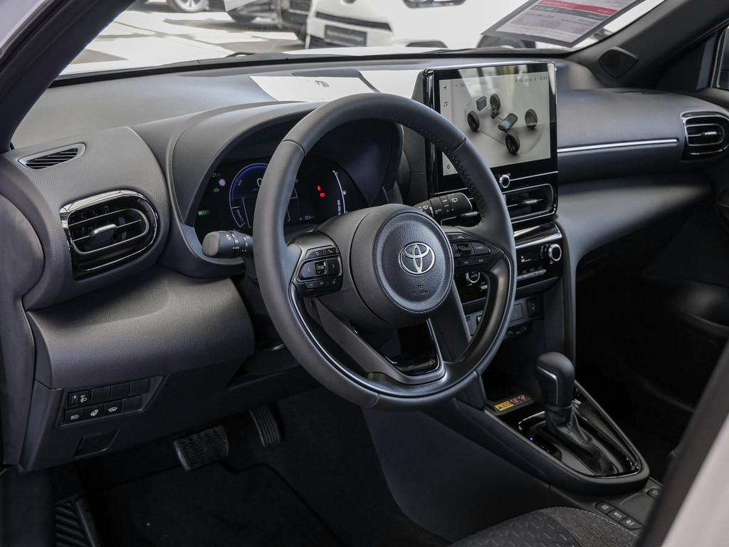 Fahrzeugansicht TOYOTA Yaris Cross Hybrid Teamplayer - Bild 35