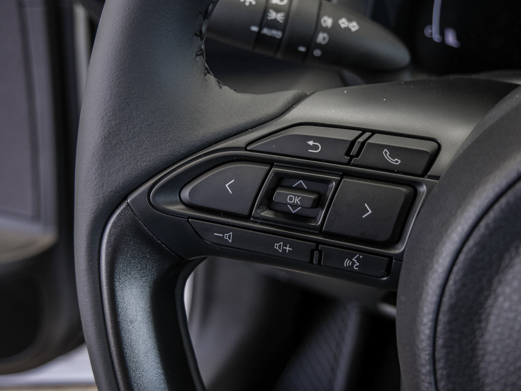 Fahrzeugansicht TOYOTA Yaris Cross Hybrid Teamplayer - Bild 31