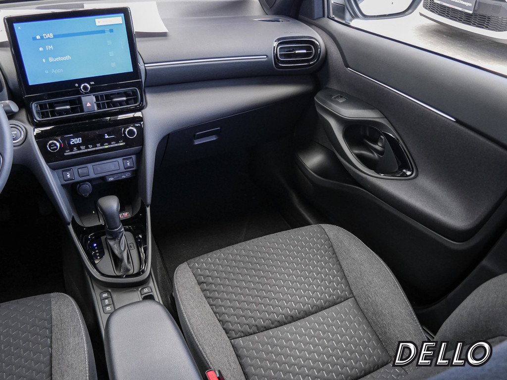 Fahrzeugansicht TOYOTA Yaris Cross 1.5 Hybrid FWD Teamplayer - Bild 10