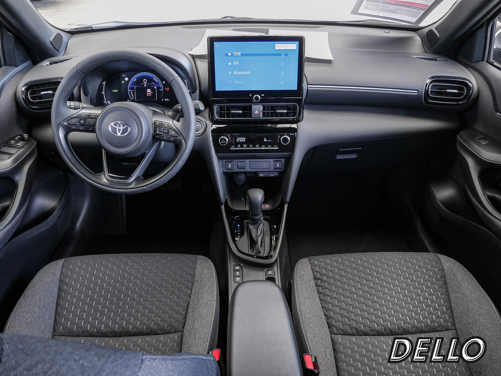 Fahrzeugansicht TOYOTA Yaris Cross 1.5 Hybrid FWD Teamplayer - Bild 8