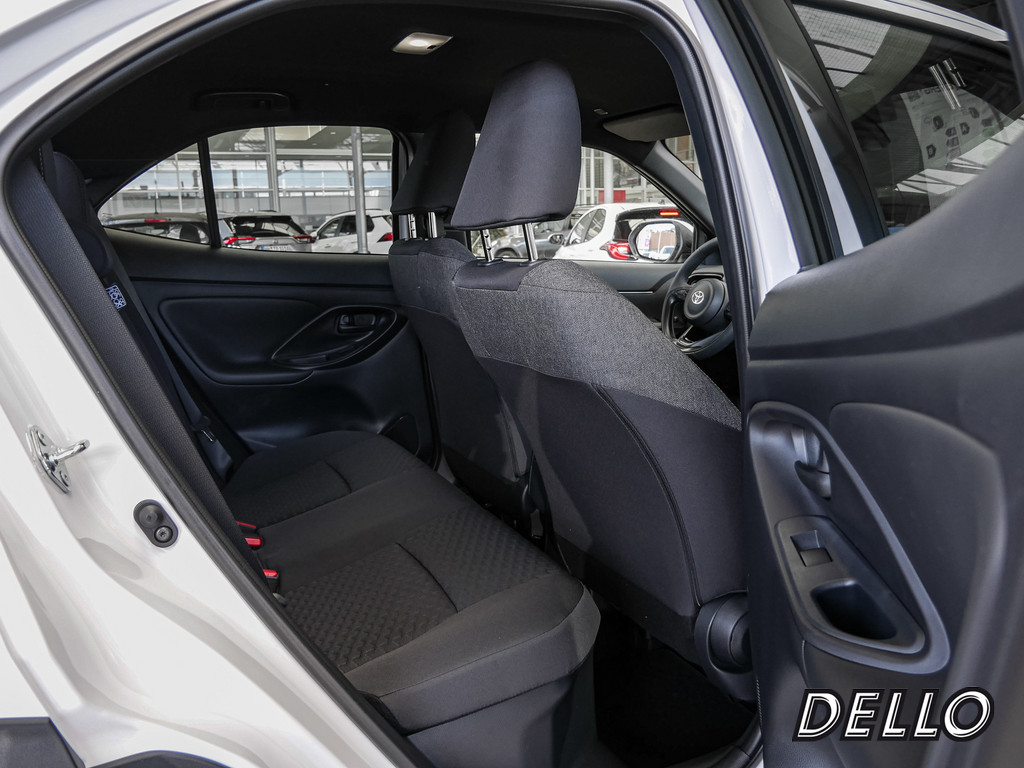 Fahrzeugansicht TOYOTA Yaris Cross 1.5 Hybrid FWD Teamplayer - Bild 7